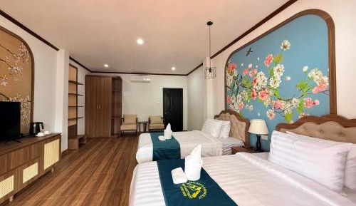 Twin Room with Pool View