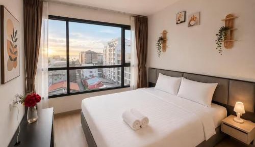 Two-Bedroom Apartment with Balcony and Sea View