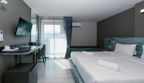 Standard Twin Room with Mountain View