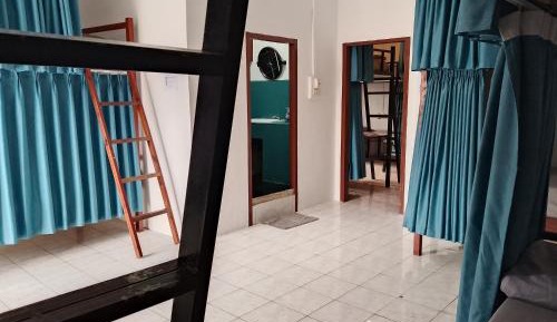 Bed in 10-Bed Mixed Dormitory Room