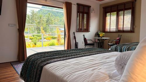 Queen Room with Sea View