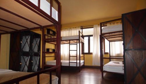 Bed in 6-Bed Mixed Dormitory Room (Shared Bathroom)