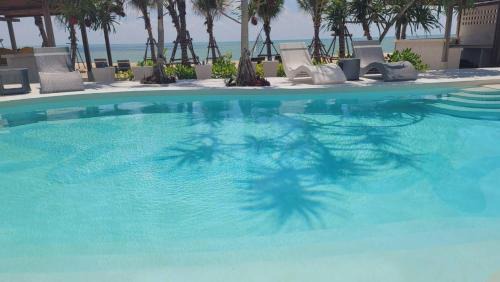 Deluxe Double Room with Side Sea View