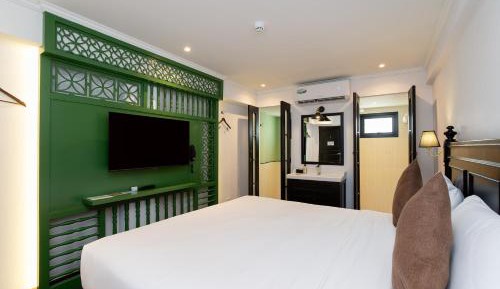 Deluxe King Room