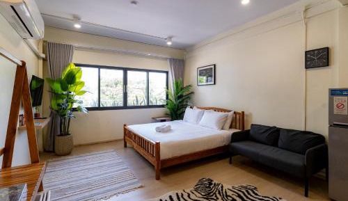 Room #1611238402