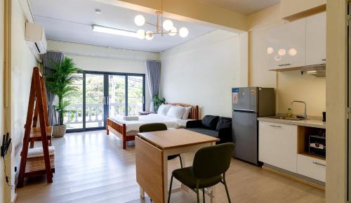 Room #1611238404