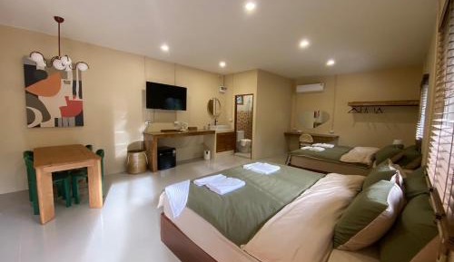 Family Room with Garden View