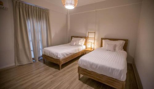 Twin Room with Window