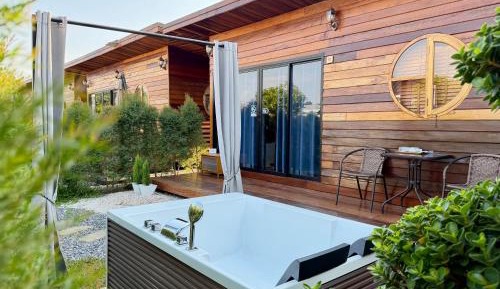 Deluxe Double Room with Bath
