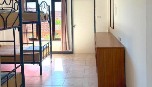 Bed in 4-Bed Mixed Dormitory Room