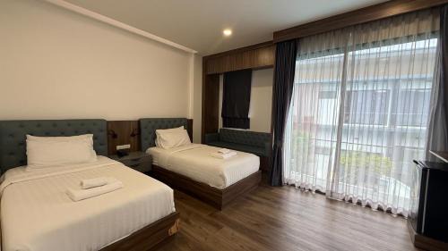 Twin Room with Pool View