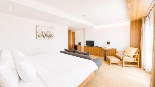 Premium Deluxe King Room