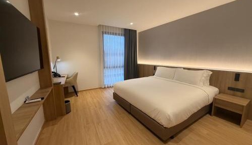 Standard King Room