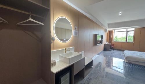 Standard King Room