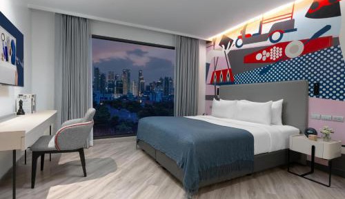Studio Executive Room
