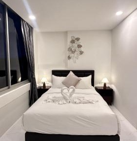 Queen Room with Garden View