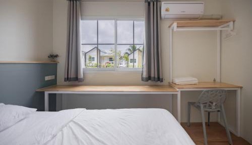 Deluxe Room (2 Adults + 1 Child)