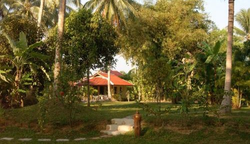 Bungalow with Patio