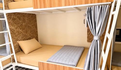 Single Bed in Mixed Dormitory Room