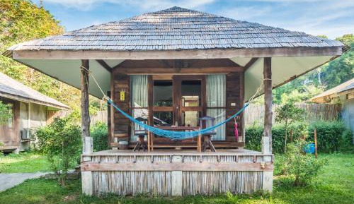Garden View Bungalow with Air-condition