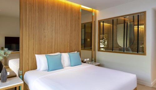 Premier King Suite with Living  Room and Sea View 