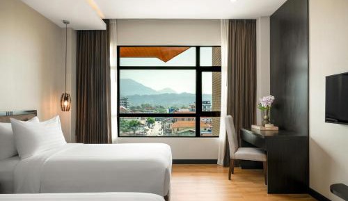 Superior Twin Room with City View