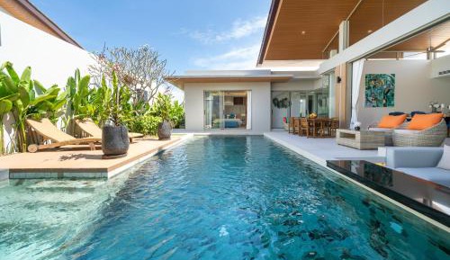 Villa with Garden View