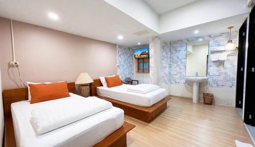 Standard Twin Room