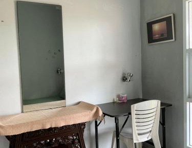 Single Room with Shared Toilet