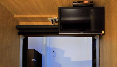 Private Capsule Male with Television and free Wi-Fi