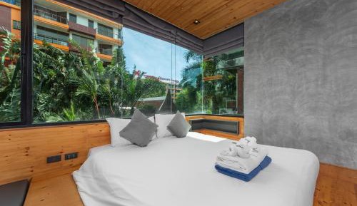 Studio with Balcony