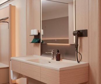 Superior King Room with River View
