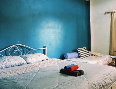 King Studio with Sofa Bed