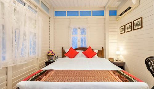 Double Room with Shared Bathroom