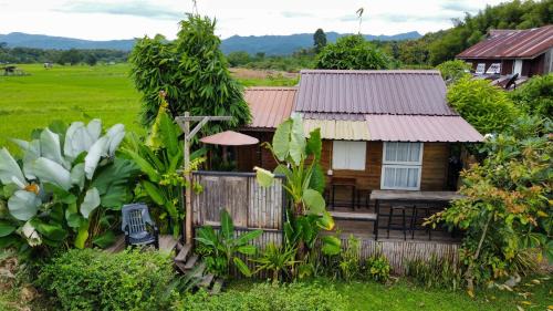 Standard Twin Room with Mountain View