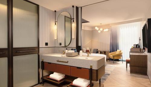 King Canopy Courtyard Deluxe View Room