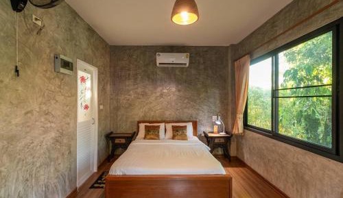 Suite with Garden View