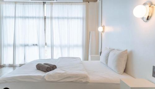 Standard Double Room with Shared Bathroom