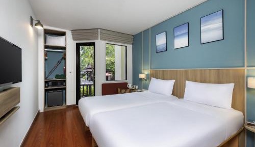 Standard Twin Room - City Side/Non-Smoking