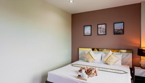 Deluxe Queen Room
