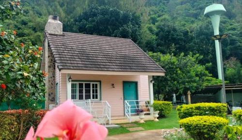 Family Cottage (4 Adults)