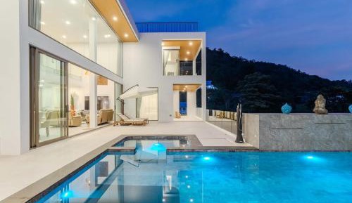Seven-Bedroom House