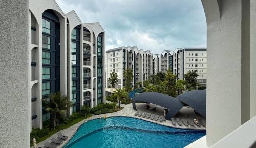 Two-Bedroom Deluxe Apartment with Balcony