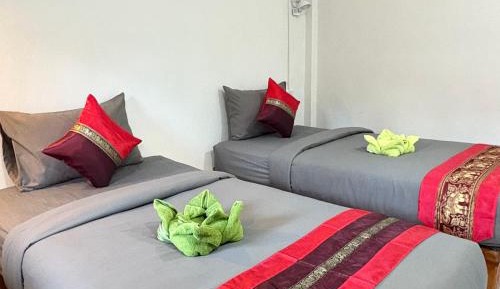 Standard Twin Room with Mountain View
