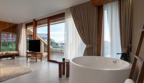 Deluxe Queen Room