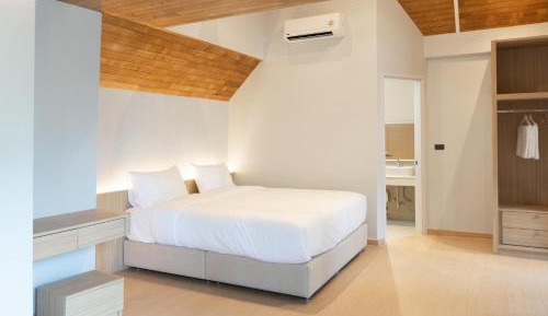 Deluxe Double Room with Shower