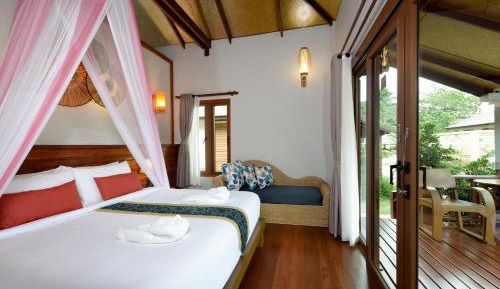Deluxe Villa with Sea View (Second Row)