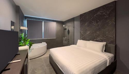 King Room with Spa Bath