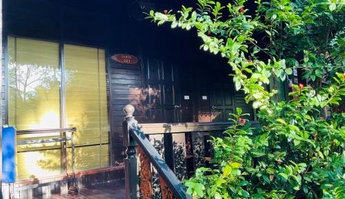 Deluxe Bungalow with Garden View