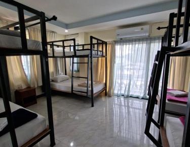 6-Bed Mixed Dormitory Room